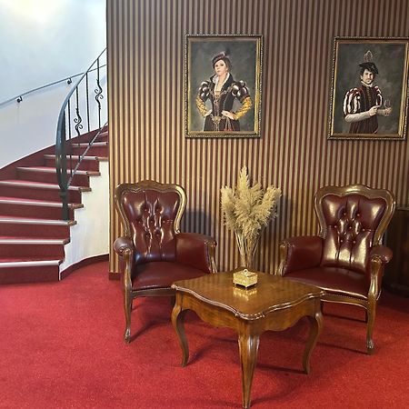 Zámocká koruna u Hoffera Nitra Exterior foto