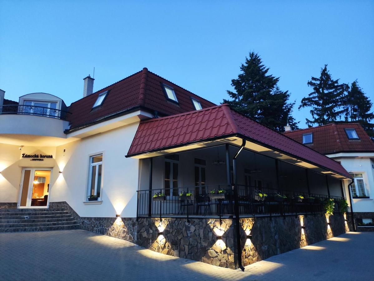 Zámocká koruna u Hoffera Nitra Exterior foto